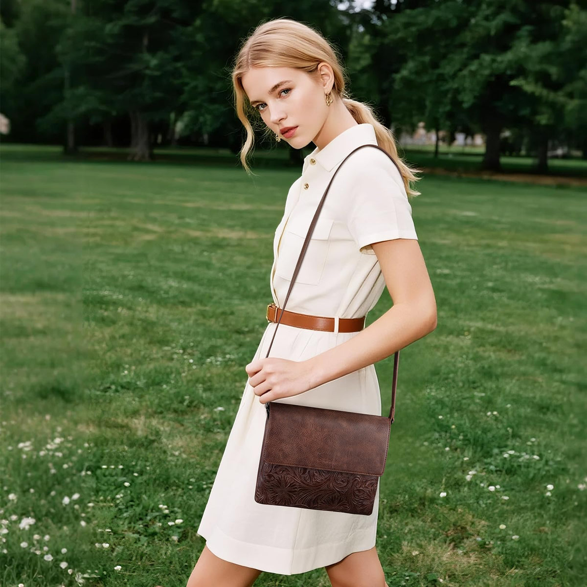 Small Vegan Leather Crossbody Bag with Adjustable Strap E3464