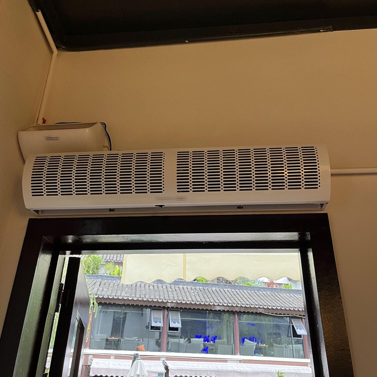 Wall Mounted 2 Speed Air Curtains B810